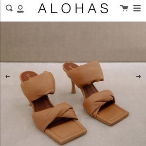ALOHAS Twist Strap Camel Sandal Heels